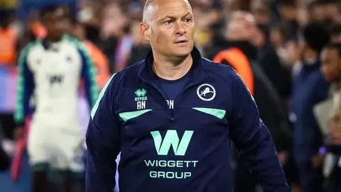 体坛盛事，人民日报特刊聚焦澳网中国健儿英姿